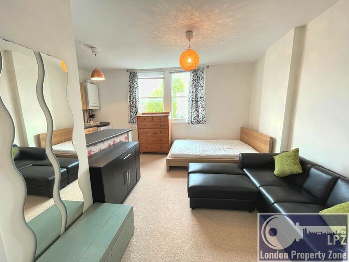 Studio To Rent In Netherwood Road, Brook Green, W14