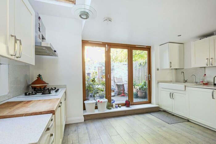 4 Bedroom House To Rent In Kitson Road, Camberwell, London, SE5