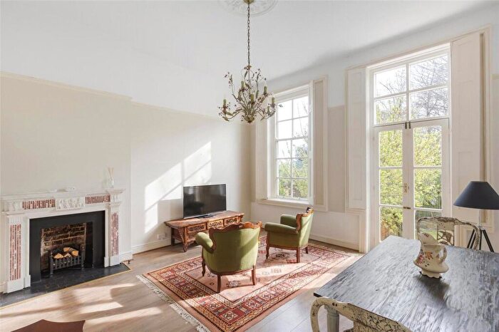 2 Bedroom Apartment To Rent In Belvedere Road, London, SE19