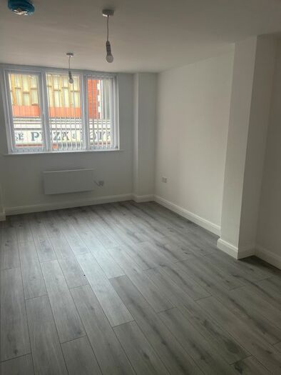 1 Bedroom Flat To Rent In Yorkshire Street, Oldham, OL1
