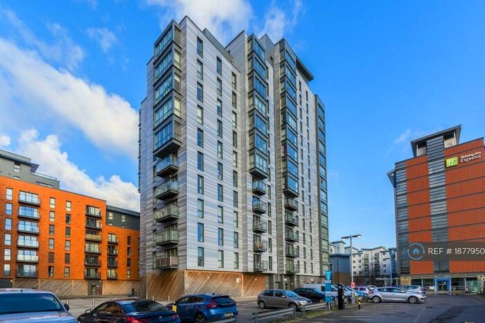 2 Bedroom Flat To Rent In Railway Terrace, Slough, SL2