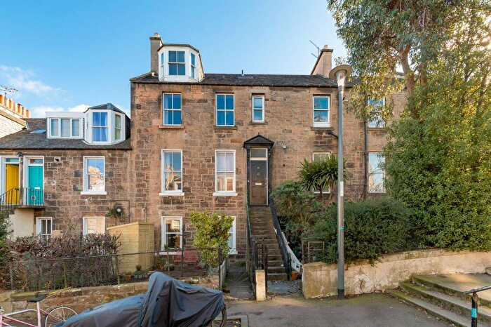 2 Bedroom Flat For Sale In Waverley Place, Abbeyhill, Edinburgh, EH7