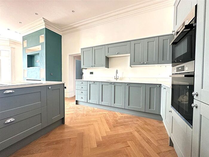 2 Bedroom Flat For Sale In Esplanade, Scarborough, YO11