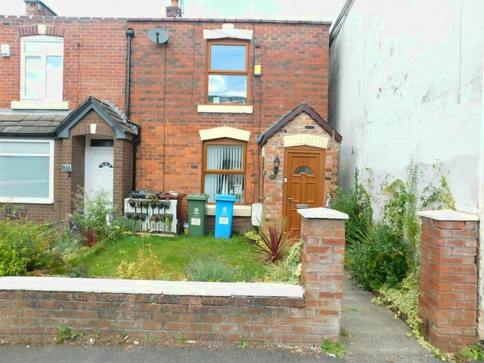 3 Bedroom Semi-Detached House To Rent In Wickentree Lane, Failsworth, Manchester, M35