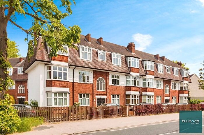 2 Bedroom Flat To Rent In East End Road, London, N2