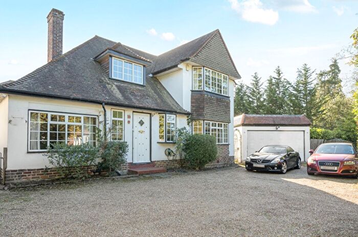 3 Bedroom Detached House For Sale In Croydon Road, Keston, Kent, BR2