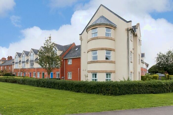 2 Bedroom Flat To Rent In Tower Hill, Witney, OX28