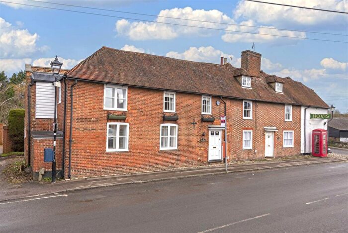 3 Bedroom Semi-Detached House For Sale In Lees Road, Yalding, ME18