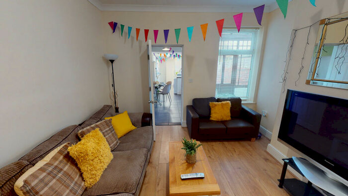 5 Bedroom Terraced House To Rent In Hewson Road | Student House | /, LN1