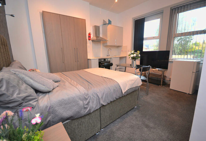 Studio To Rent In London Road, Reading, Berkshire, RG1