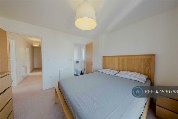 2 Bedroom Flat To Rent In Bessemer Lodge, Oakgrove, Milton Keynes, MK10