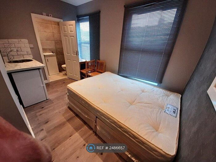 Studio To Rent In Framfield Road, London Hanwell, W7