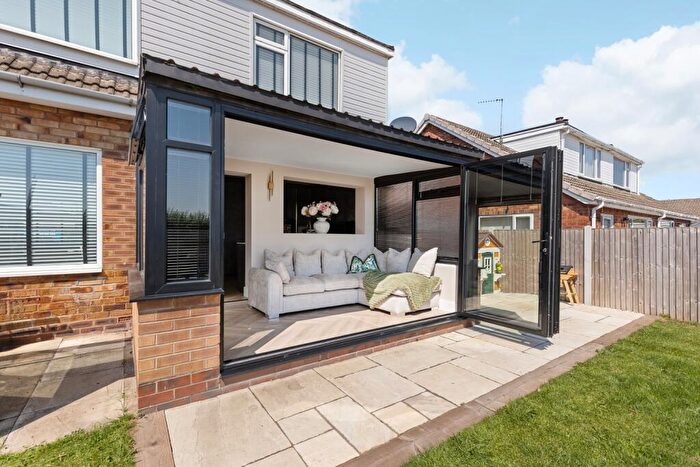 3 Bedroom Semi-Detached House For Sale In Broadacres, Carlton, Goole, Yorkshire, DN14