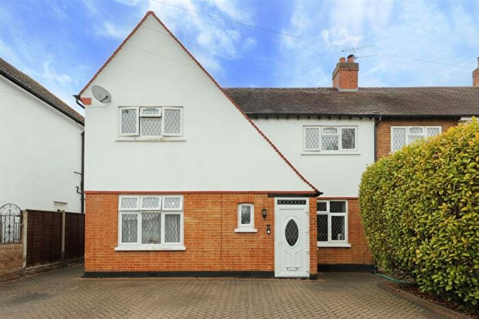 4 Bedroom Semi Detached House For Sale In Manor Way, Harrow, HA2