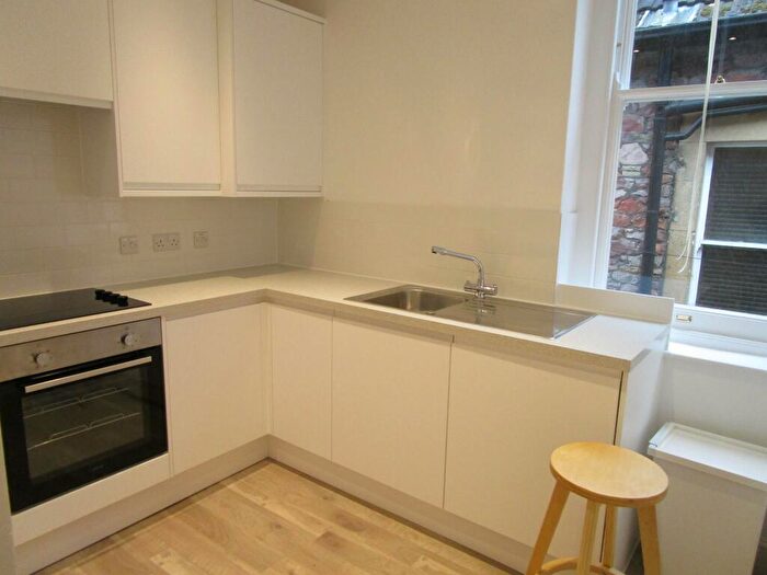 3 Bedroom Flat To Rent In St Johns Road, Clifton, Bristol, BS8