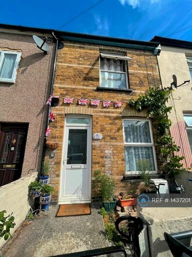 2 Bedroom Terraced House To Rent In Gladstone, Dartford, DA1
