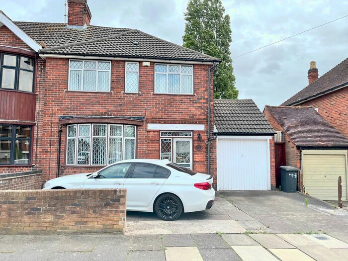 3 Bedroom Semi-Detached House To Rent In Trueway Road, Leicester, LE5