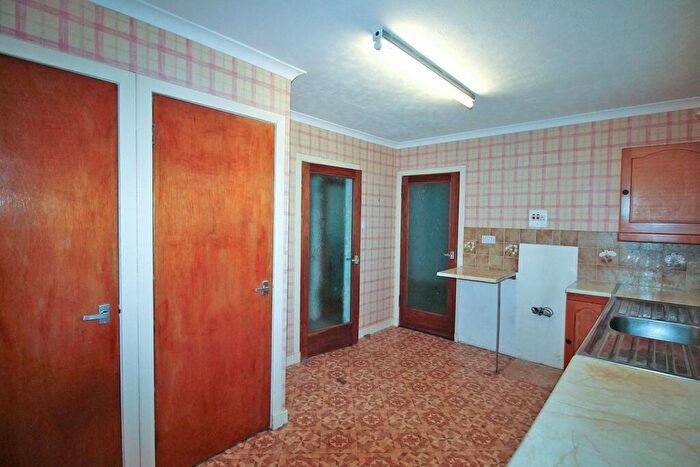 3 Bedroom Detached Bungalow For Sale In Stanely Drive, Paisley, PA2