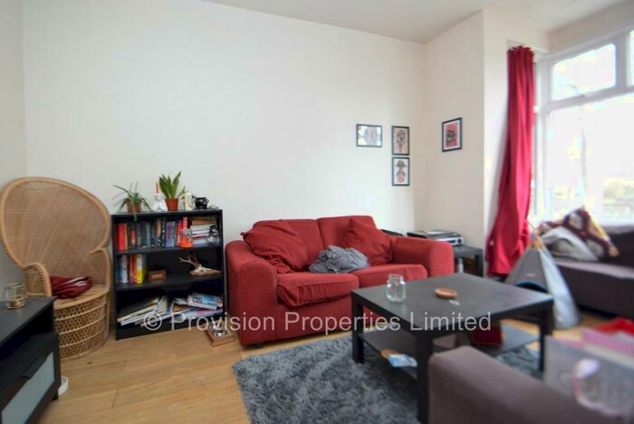 2 Bedroom Terraced House To Rent In Meanwood Road, Meanwood, Leeds, LS6