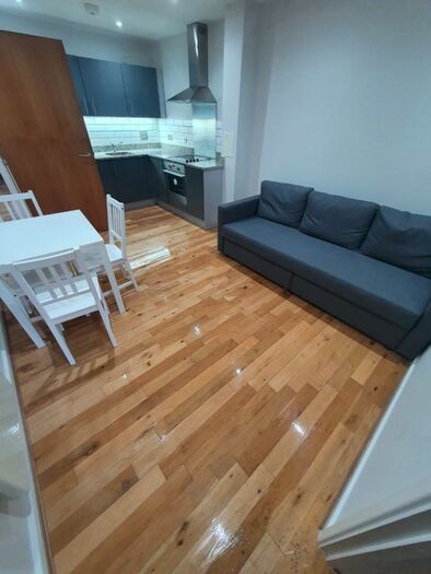 3 Bedroom Flat To Rent In Flat 41 Amisha Court, 161 Grange Road, London SE1