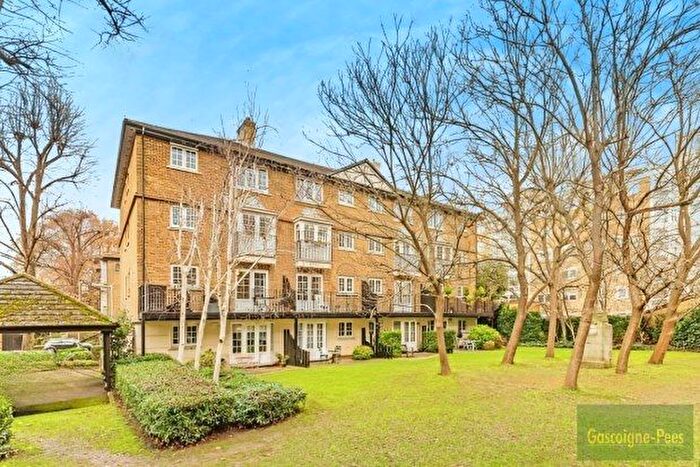 2 Bedroom Flat To Rent In Selhurst Close, London, SW19