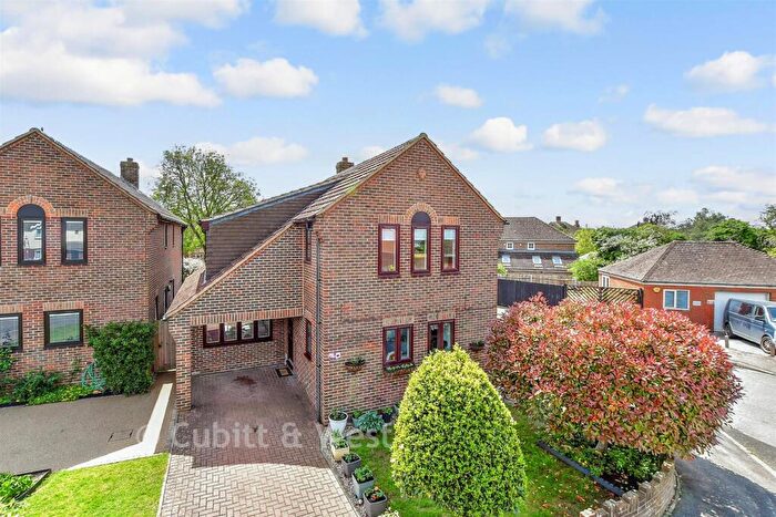 3 Bedroom Detached House For Sale In Waterside Drive, Chichester, West Sussex, PO19