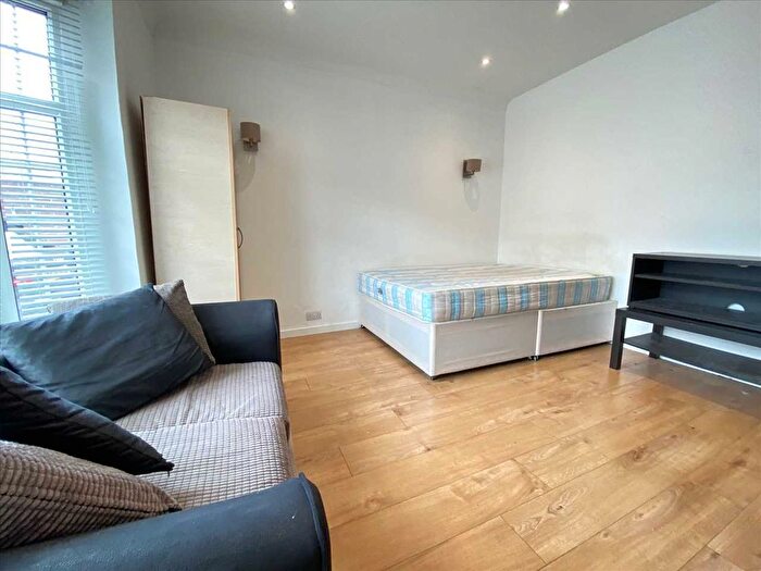 Property To Rent In St Andrews Road, Acton, W3