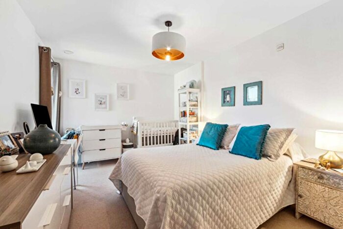 1 Bedroom Flat For Sale In Carlton Vale, Kilburn Park, NW6