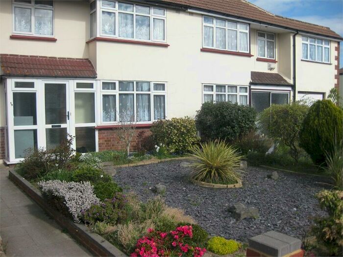 3 Bedroom Semi-Detached House To Rent In Ightham Road, Erith, DA8