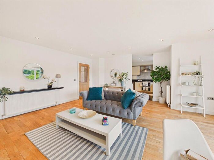 3 Bedroom Penthouse For Sale In Riverside Park, Blairgowrie, PH10