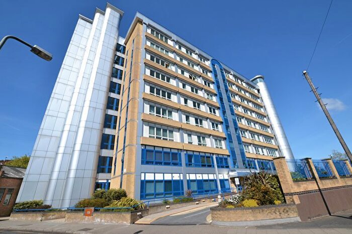 2 Bedroom Flat To Rent In Sherman Road, Bromley, BR1