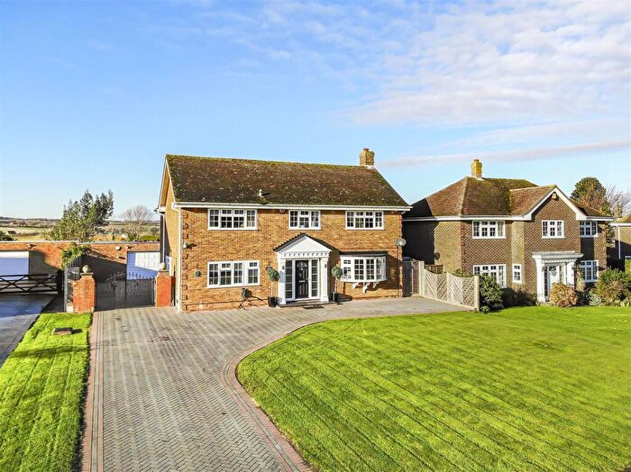 5 Bedroom House For Sale In Dane Close, Hartlip, Sittingbourne, ME9