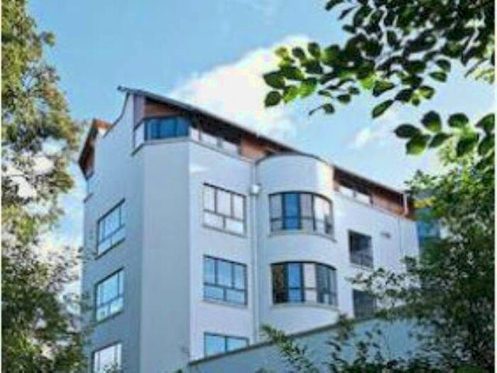 2 Bedroom Flat To Rent In Brighouse Park Cross, Cramond, Edinburgh, EH4