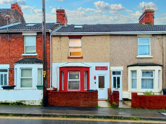 3 Bedroom Terraced House To Rent In William Street, Swindon, Wiltshire, SN1