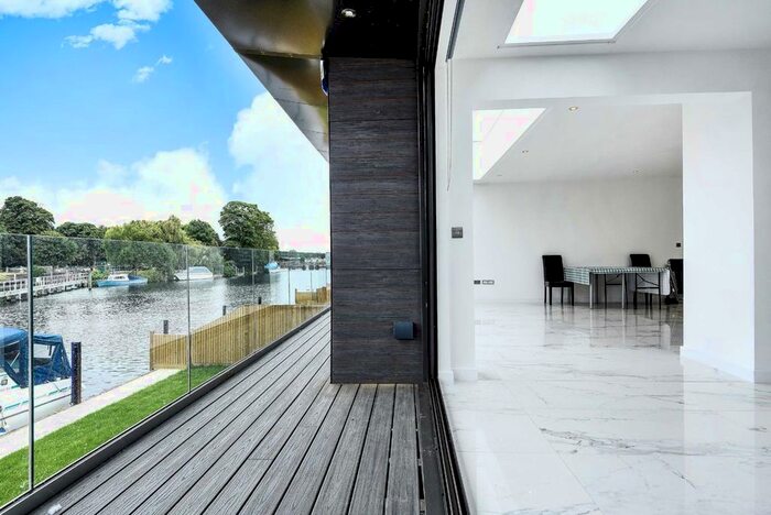 3 Bedroom Detached House To Rent In Riverside, Staines TW18