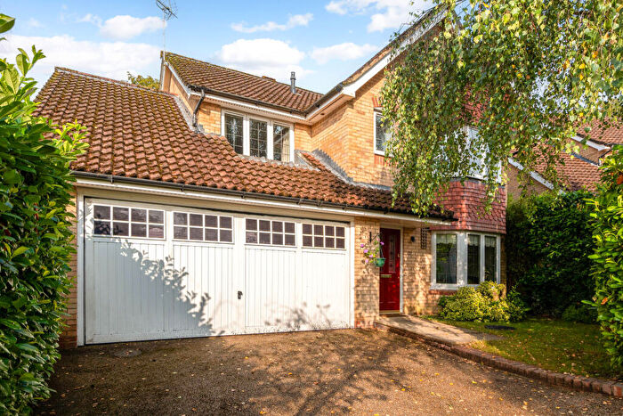 4 Bedroom Detached House For Sale In Florence Way, Alton, GU34