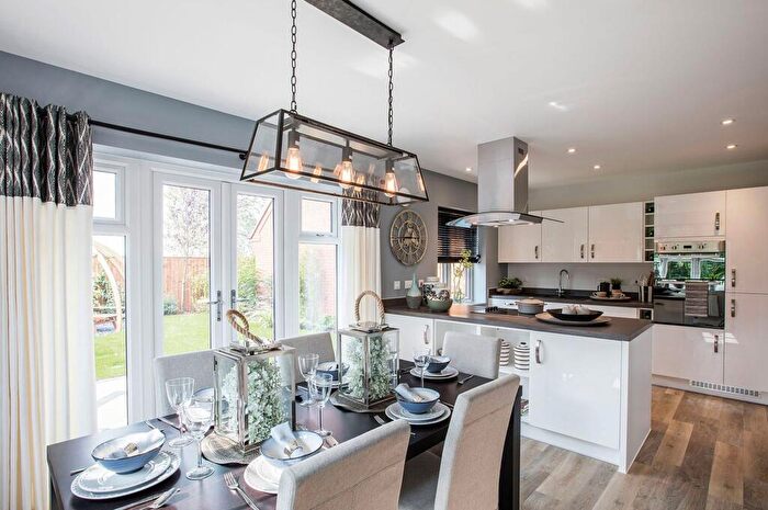 3 Bedroom Detached House For Sale In Milton Keynes, MK5