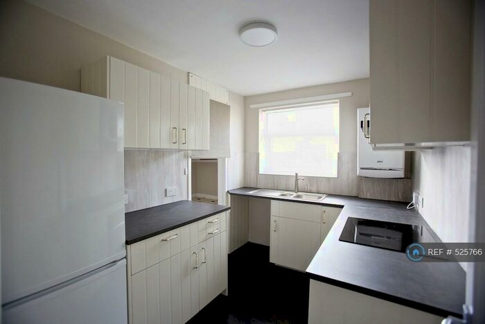 2 Bedroom Flat To Rent In Western Avenue, Bridge, Canterbury, CT4