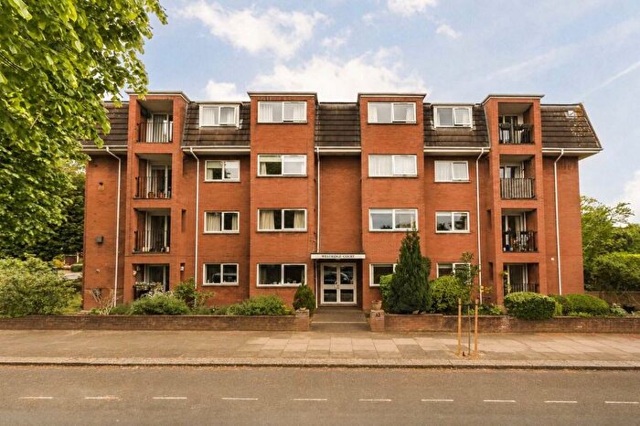 3 Bedroom Flat For Sale In Park Hill, Ealing, W5