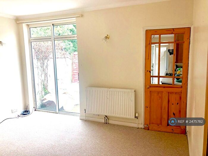 2 Bedroom Terraced House To Rent In Chester Street, Reading, RG30
