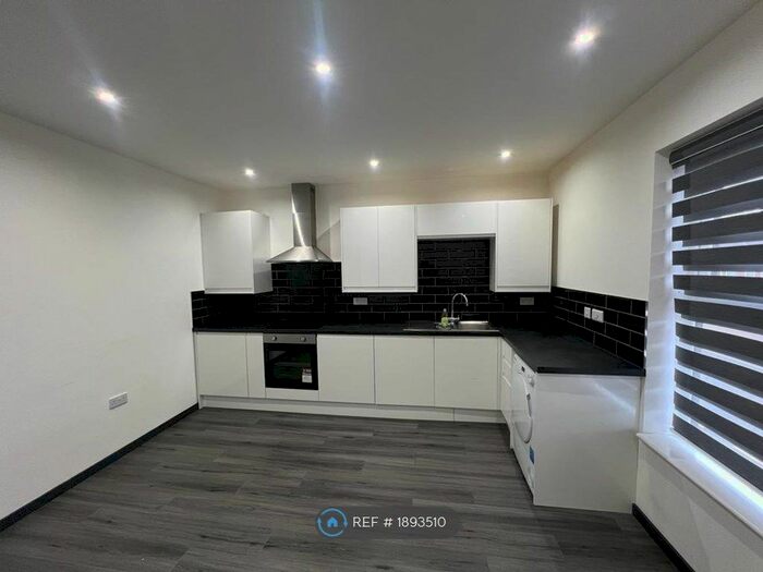 1 Bedroom Flat To Rent In Oswald Road, Scunthorpe, DN15