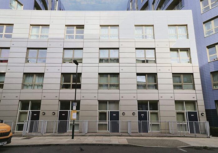 1 Bedroom Flat For Sale In Flat, Queensland Road, Highbury, London, N7