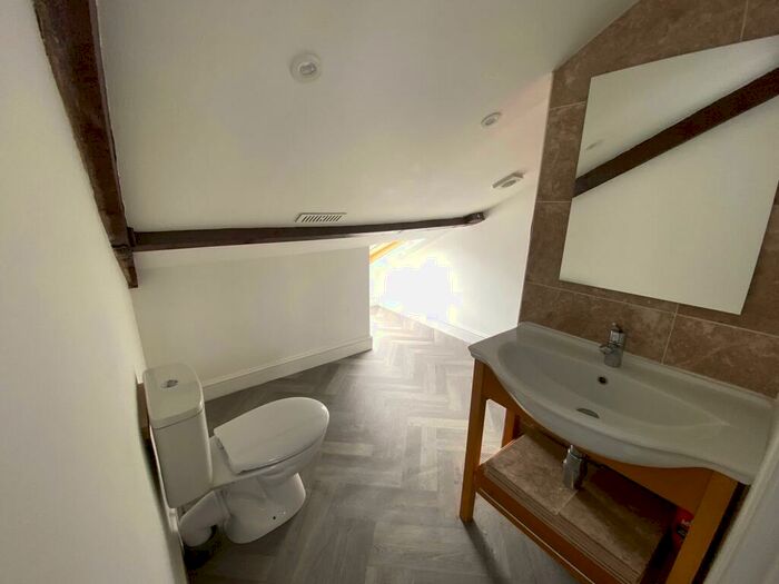 2 Bedroom Apartment To Rent In Lower Cathedral Road, Cardiff, CF11