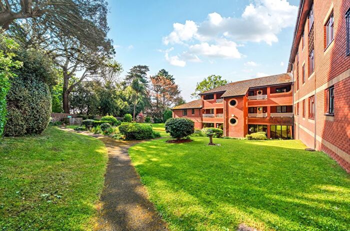 1 Bedroom Flat For Sale In Oldway Road, Paignton, Devon, TQ3