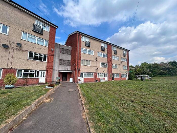 3 Bedroom Flat For Sale In Trinity Road, Stourbridge, DY8
