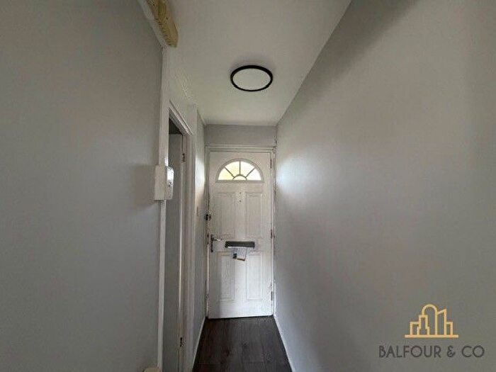 1 Bedroom Flat To Rent In Pelham Road, Ilford, IG1