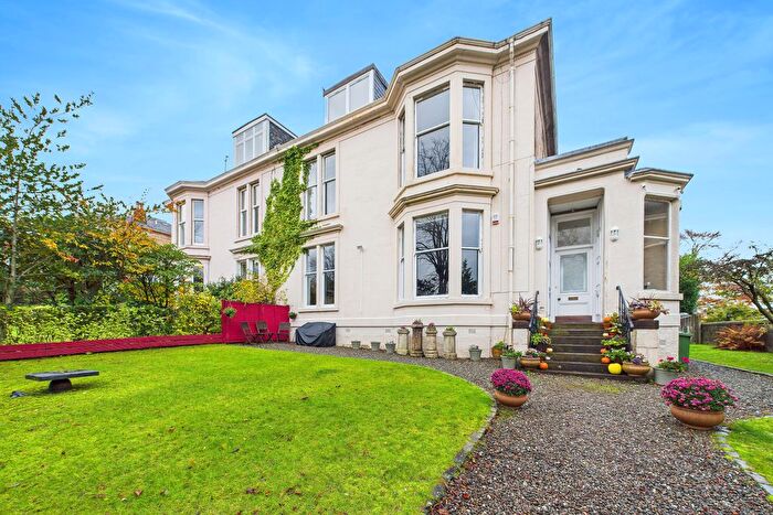 2 Bedroom Flat To Rent In /, Cleveden Drive, G12