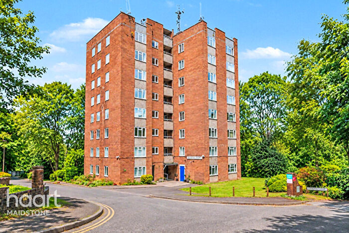 2 Bedroom Apartment For Sale In Sandling Lane, Maidstone, ME14