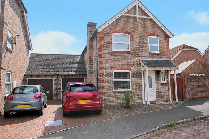 3 Bedroom Detached House To Rent In Jib Close, Littlehampton, BN17