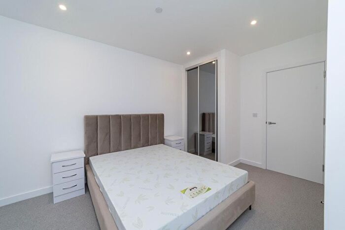 1 Bedroom Flat To Rent In Newnton Close, London, N4